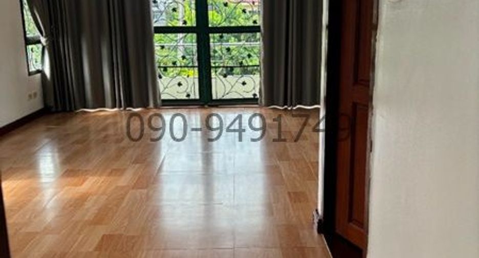 À louer 3 chambres maison à Khlong Luang, Pathum Thani