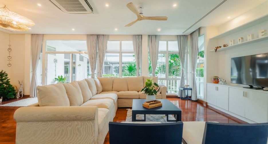 For rent 4 bedrooms villa in Mueang Phuket, Phuket