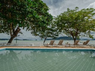 For rent 4 bedrooms villa in Mueang Phuket, Phuket