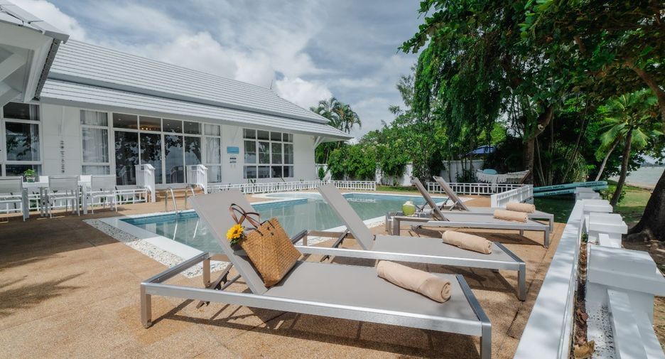 For rent 4 bedrooms villa in Mueang Phuket, Phuket