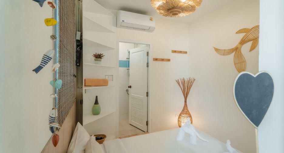 For rent 4 bedrooms villa in Mueang Phuket, Phuket
