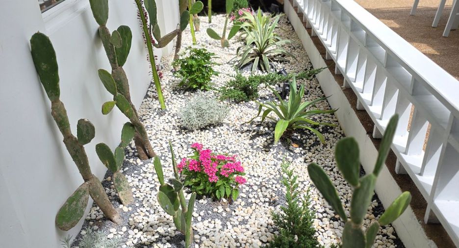 For rent 4 bedrooms villa in Mueang Phuket, Phuket
