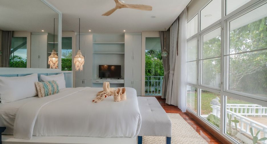 For rent 4 bedrooms villa in Mueang Phuket, Phuket