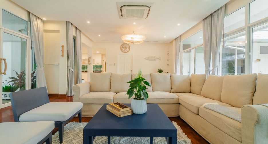 For rent 4 bedrooms villa in Mueang Phuket, Phuket