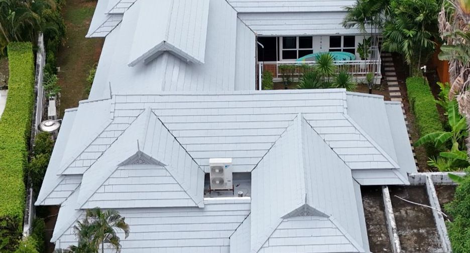 For rent 4 bedrooms villa in Mueang Phuket, Phuket