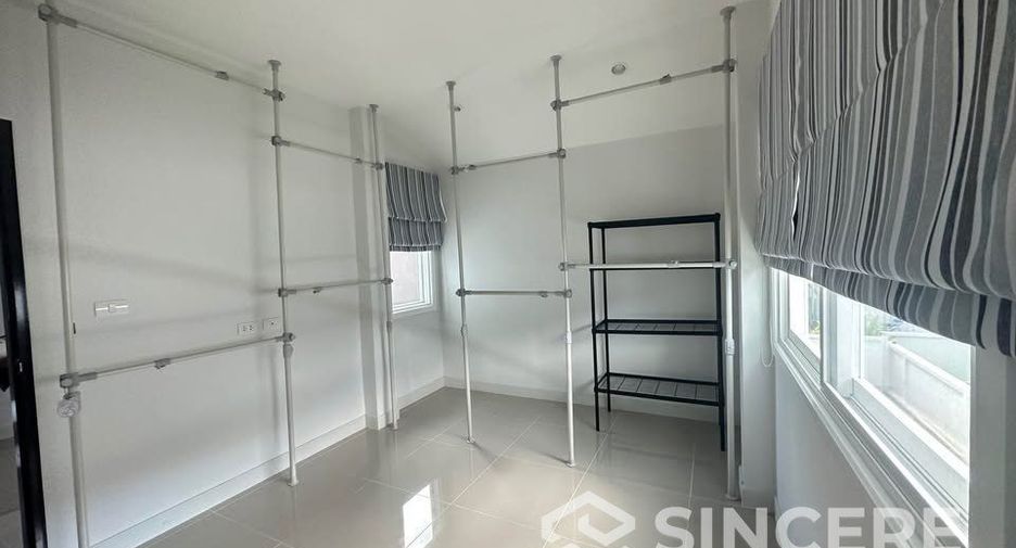 出租 3 卧室 独立屋 在 塔朗, 普吉