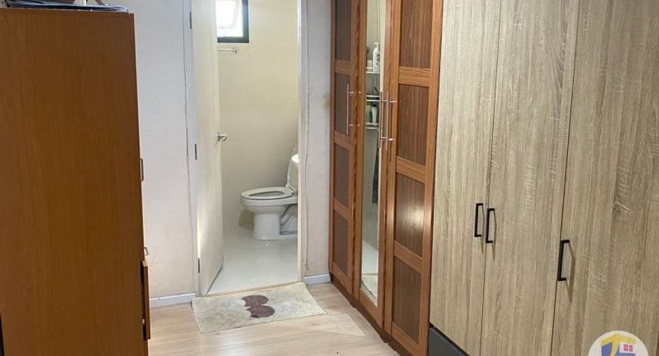 For sale 3 bedrooms townhouse in Phasi Charoen, Bangkok