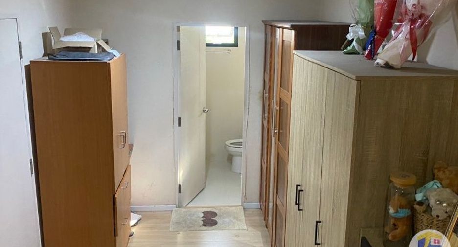 For sale 3 bedrooms townhouse in Phasi Charoen, Bangkok