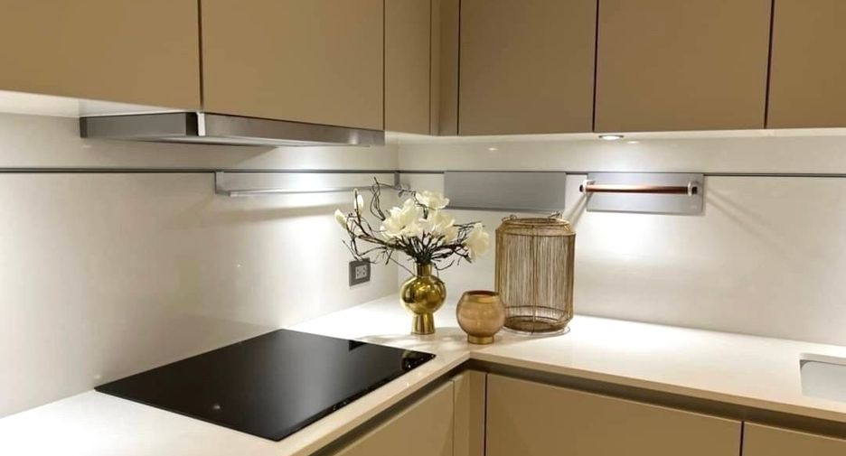For sale 2 ベッドルーム condo in Pathum Wan, Bangkok