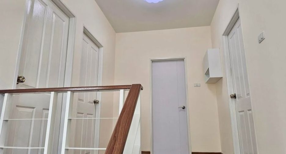 For sale 3 bedrooms house in Si Racha, Chonburi