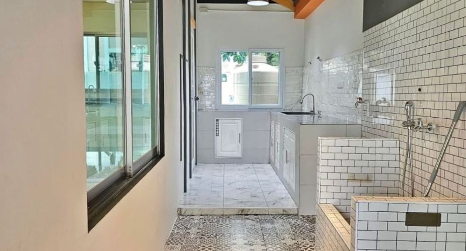 For sale 3 bedrooms house in Si Racha, Chonburi