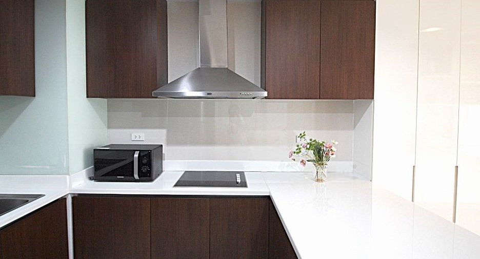For rent 2 bedrooms condo in Pathum Wan, Bangkok