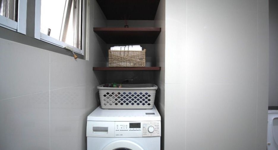 For rent 2 bedrooms condo in Pathum Wan, Bangkok