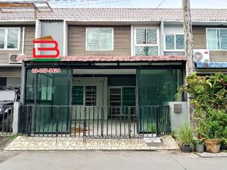 For sale 4 Beds townhouse in Lam Luk Ka, Pathum Thani