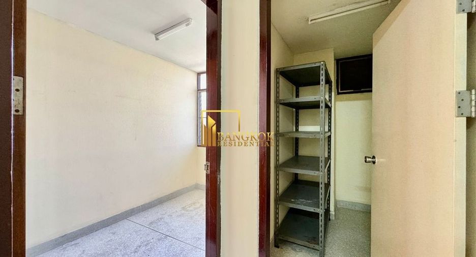 For rent 3 ベッドルーム apartment in Khlong Toei, Bangkok