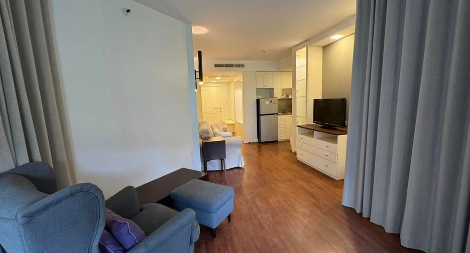 For sale 2 Beds condo in Dusit, Bangkok