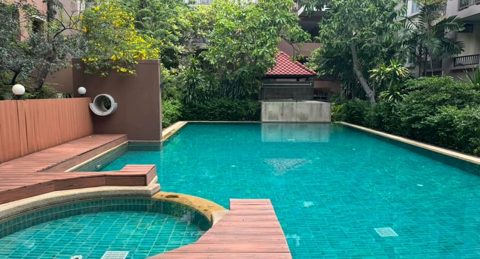 For sale 2 Beds condo in Dusit, Bangkok