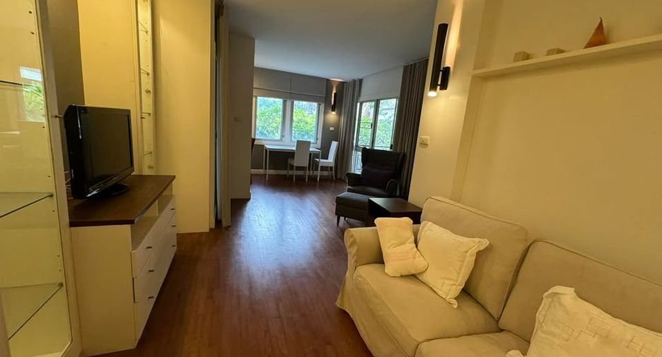 For sale 2 Beds condo in Dusit, Bangkok