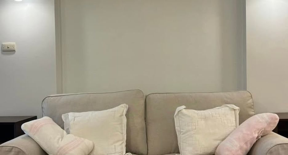 For sale 2 Beds condo in Dusit, Bangkok