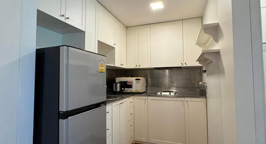For sale 2 Beds condo in Dusit, Bangkok