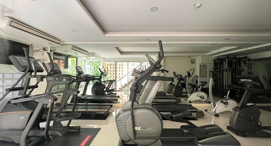For sale 2 Beds condo in Dusit, Bangkok