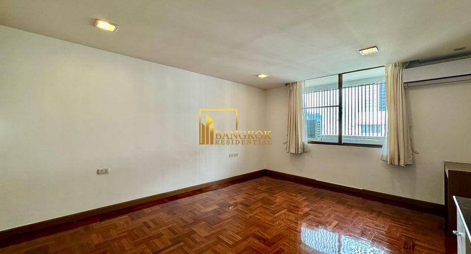 For rent 3 bedrooms apartment in Khlong Toei, Bangkok