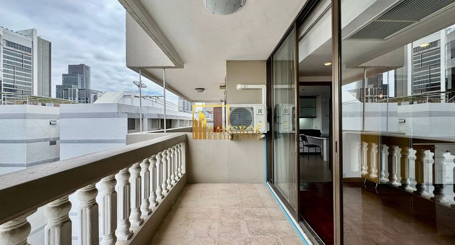For rent 3 bedrooms apartment in Khlong Toei, Bangkok