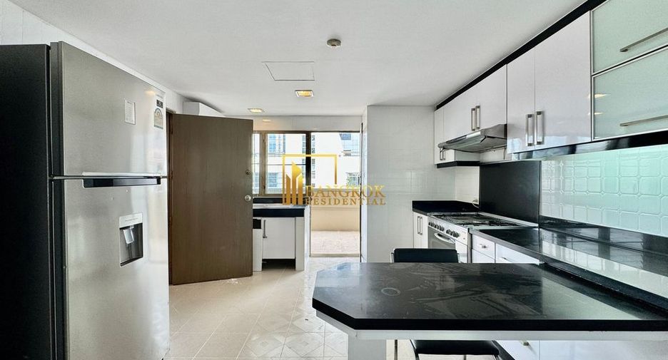 For rent 3 bedrooms apartment in Khlong Toei, Bangkok