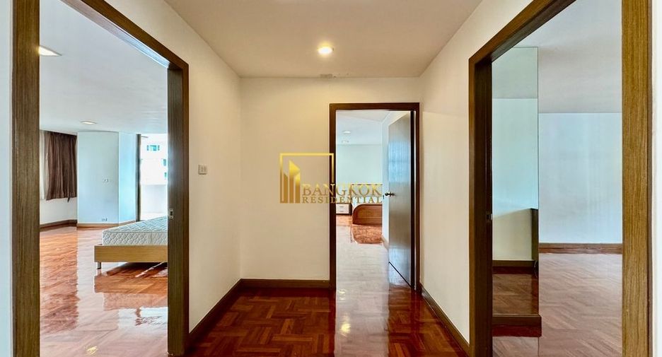 For rent 3 bedrooms apartment in Khlong Toei, Bangkok