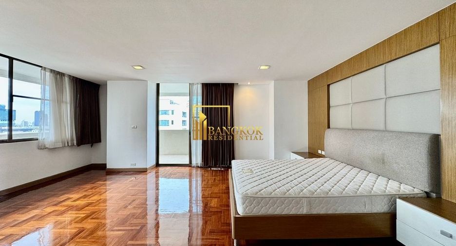 For rent 3 bedrooms apartment in Khlong Toei, Bangkok