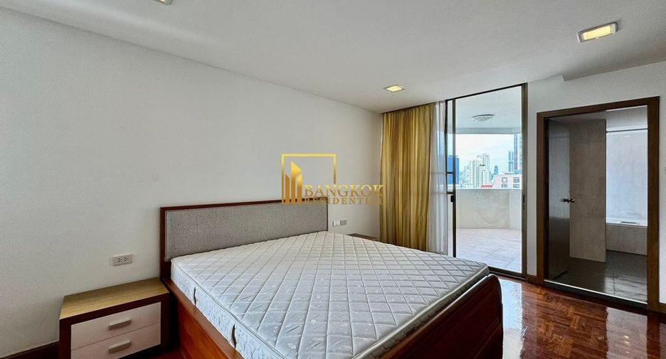 For rent 3 bedrooms apartment in Khlong Toei, Bangkok