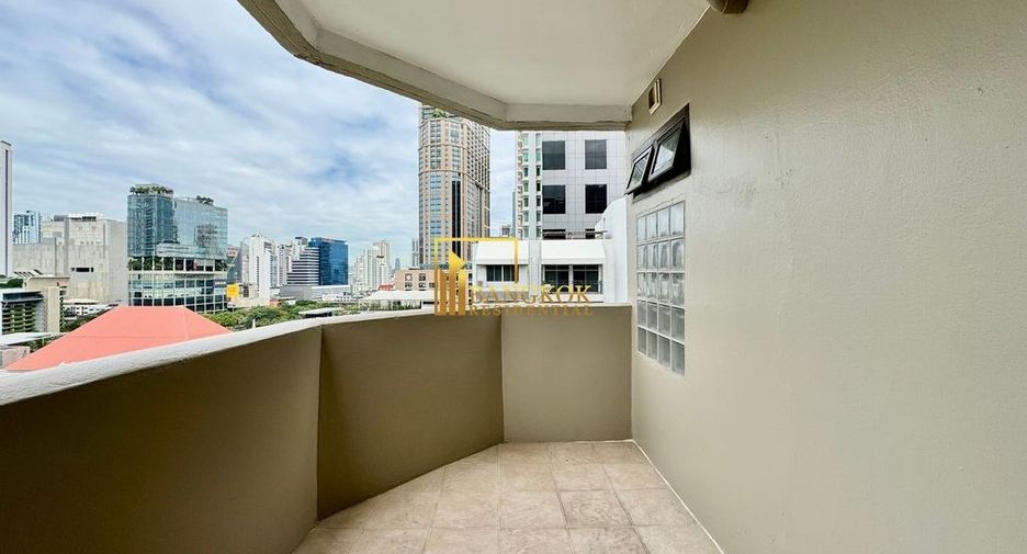 For rent 3 bedrooms apartment in Khlong Toei, Bangkok