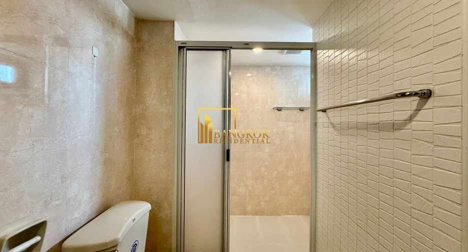 For rent 3 bedrooms apartment in Khlong Toei, Bangkok