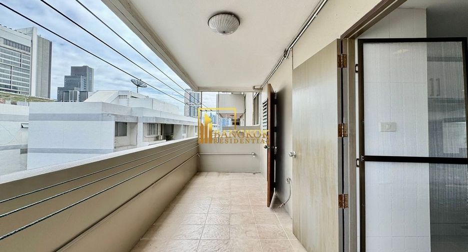 For rent 3 bedrooms apartment in Khlong Toei, Bangkok