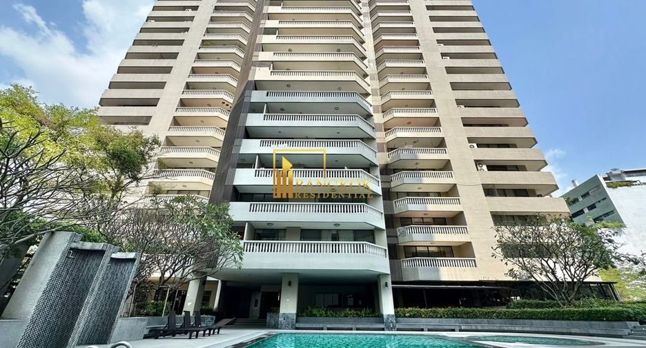 For rent 3 bedrooms apartment in Khlong Toei, Bangkok
