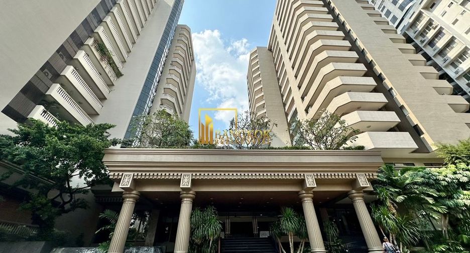For rent 3 bedrooms apartment in Khlong Toei, Bangkok