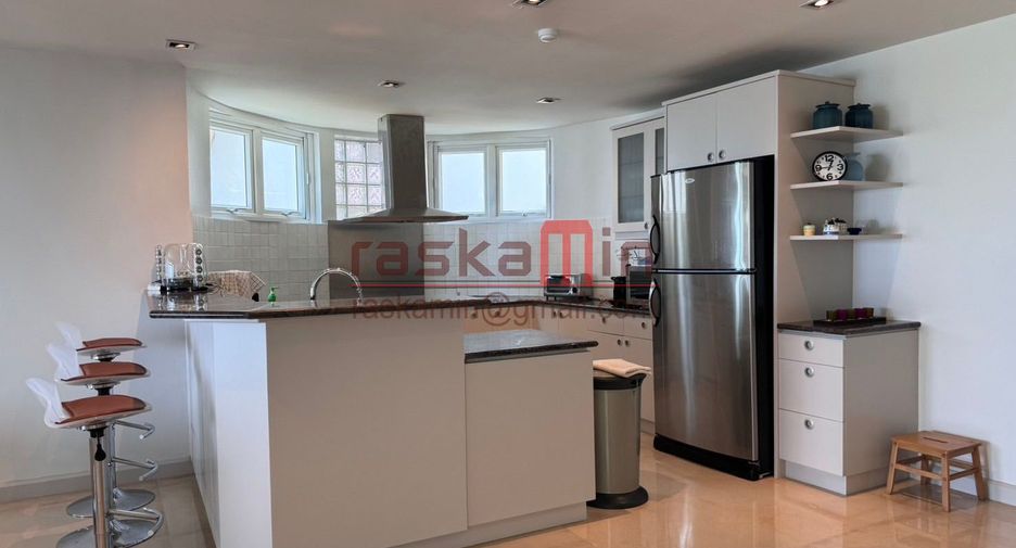 For rent and for sale 3 bedrooms villa in Bang Lamung, Chonburi