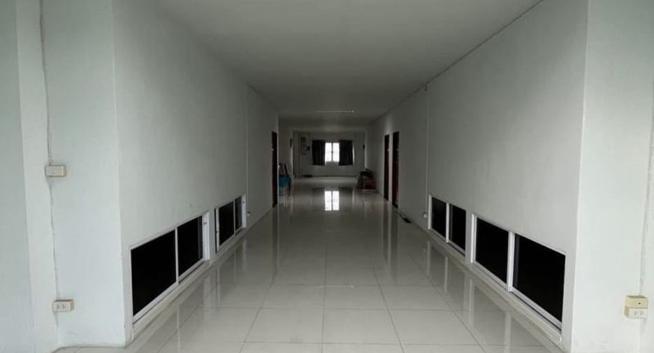 Local comercial en venta de 9 habitaciones en Mueang Chon Buri, Chonburi