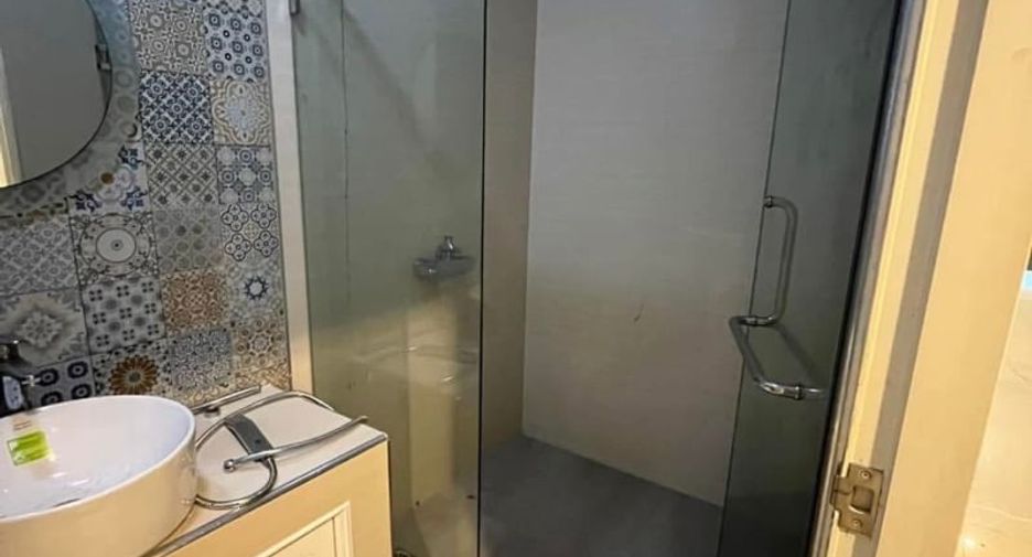 Local comercial en venta de 9 habitaciones en Mueang Chon Buri, Chonburi