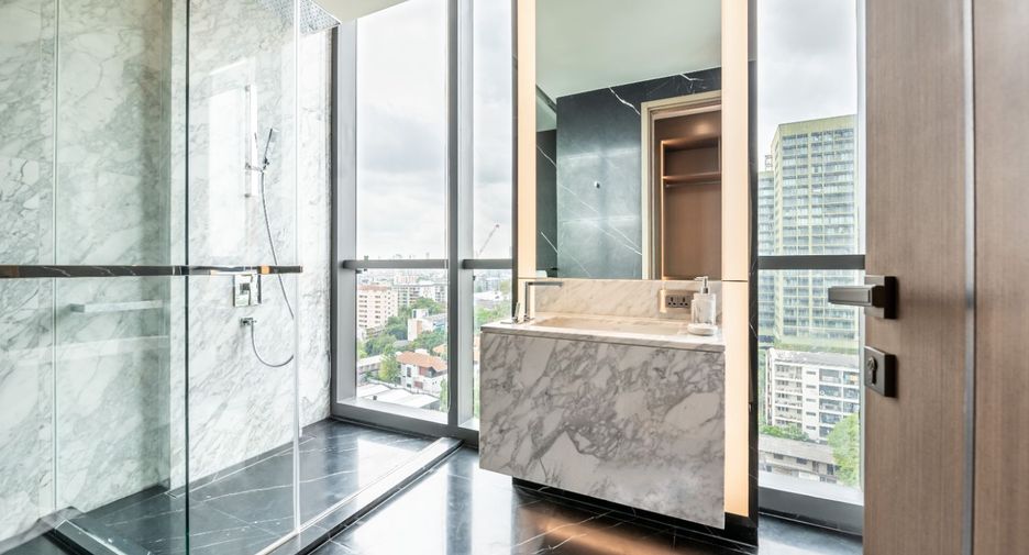 For rent and for sale 2 bedrooms condo in Watthana, Bangkok