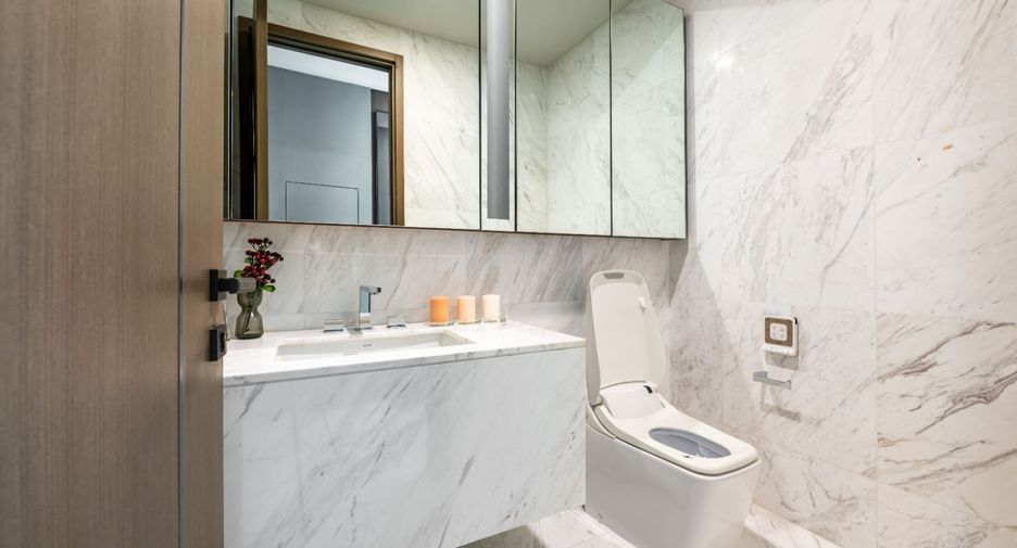 For rent and for sale 2 bedrooms condo in Watthana, Bangkok