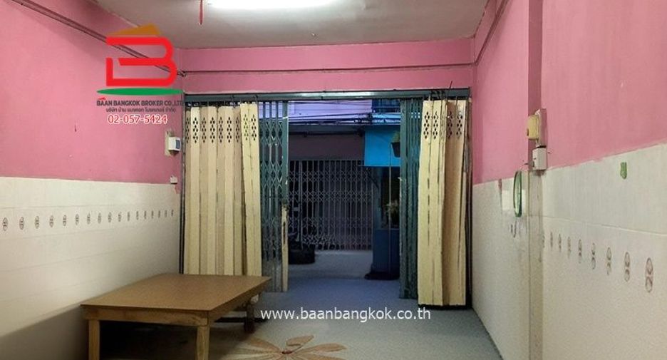 For sale 3 bedrooms retail Space in Mueang Samut Prakan, Samut Prakan