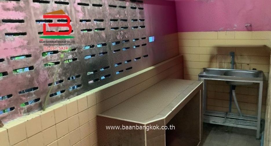 For sale 3 bedrooms retail Space in Mueang Samut Prakan, Samut Prakan