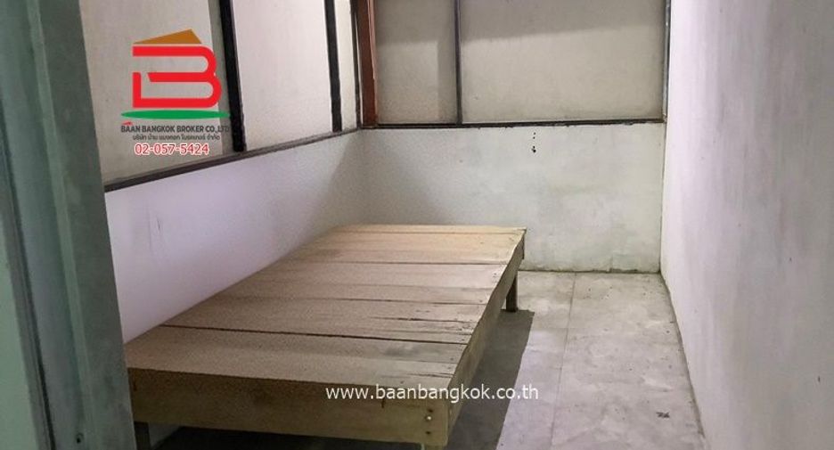 For sale 3 bedrooms retail Space in Mueang Samut Prakan, Samut Prakan