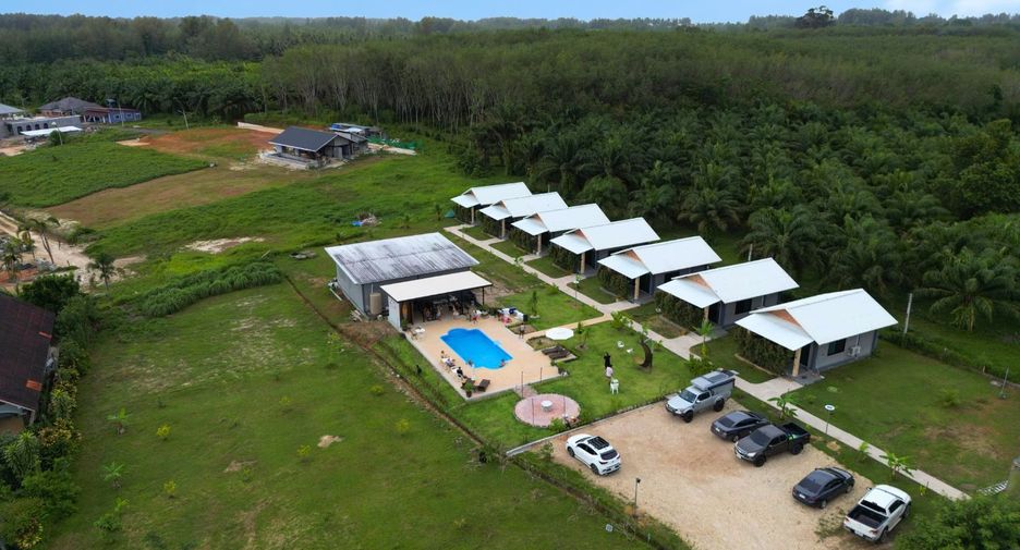 For sale 11 Beds retail Space in Takua Pa, Phang Nga