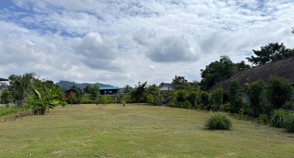 For sale 11 Beds retail Space in Takua Pa, Phang Nga