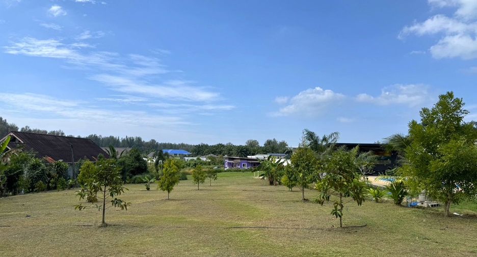 For sale 11 Beds retail Space in Takua Pa, Phang Nga
