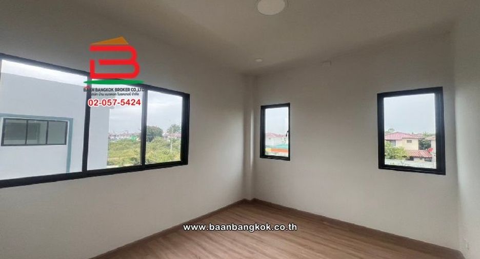 For sale 3 bedrooms house in Lat Lum Kaeo, Pathum Thani