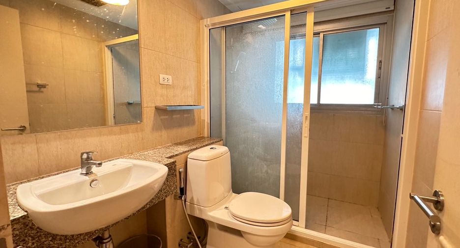 Продажа 2 спальни кондо в Щаттхана, Бангкок