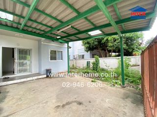 For sale 4 Beds townhouse in Krathum Baen, Samut Sakhon